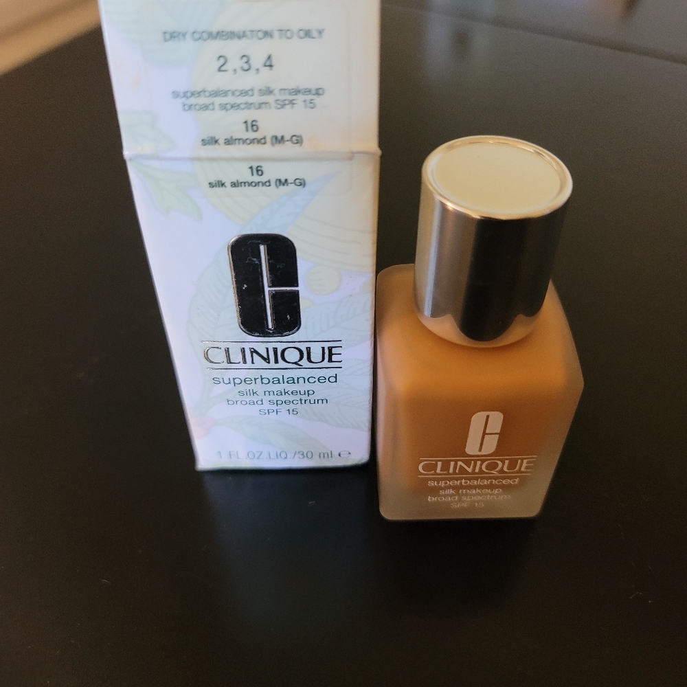 Clinique Superbalanced Foundation